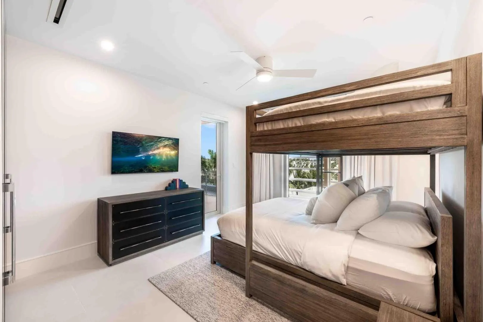 Aqua Second Floor Residence George Town Apartment